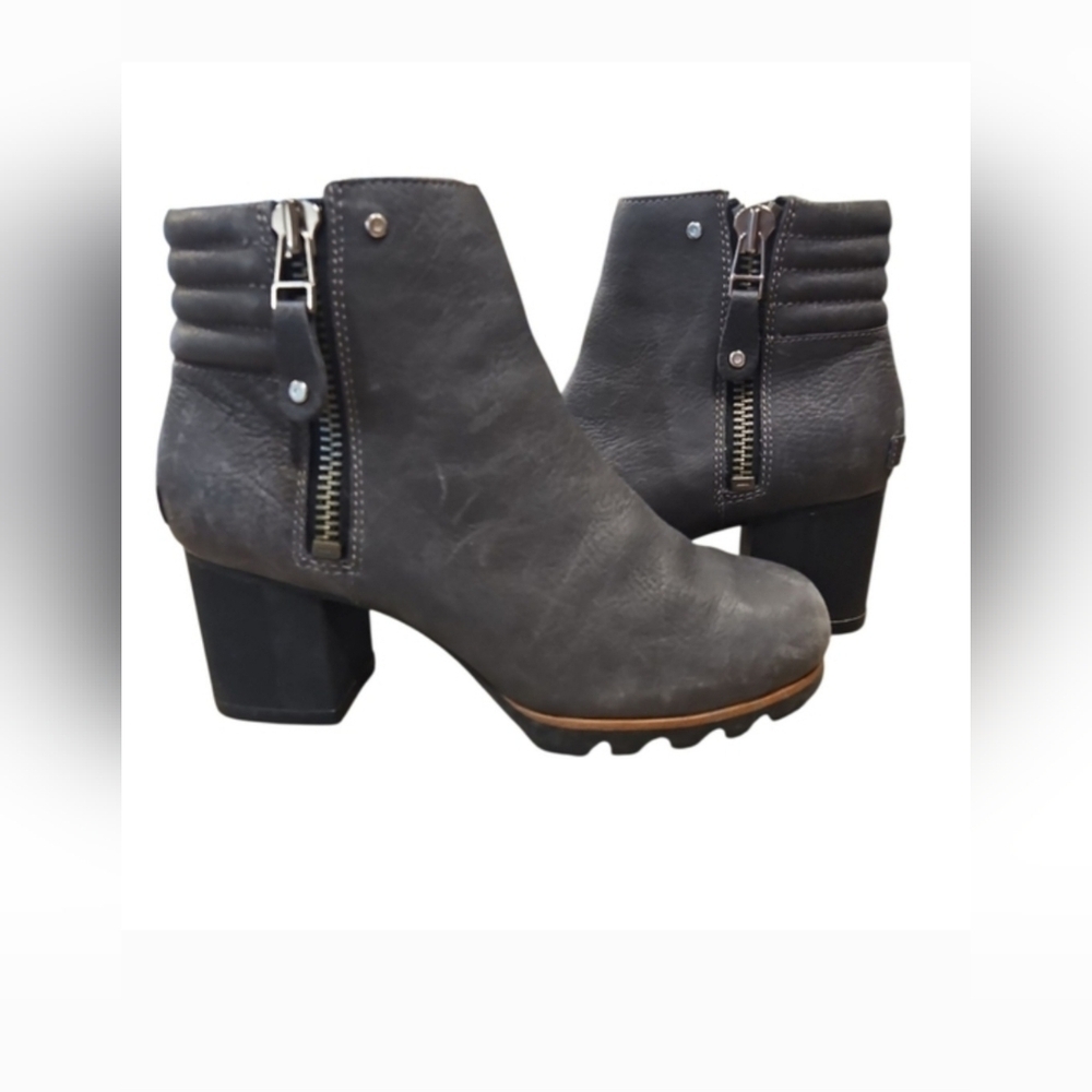 Sorel 9 Gray Danica 3" Stacked Heel Waterproof Boots Lug Sole Side Zip 5" Shaft